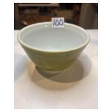 Vintage green Pyrex 1.5 pint mixing bowl primary