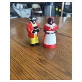 Vtg black American salt and pepper figurines,