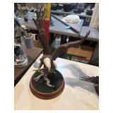 1987 American bald eagle porcelain sculpture by