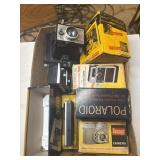 Six piece vintage cameras and accessories,