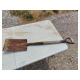 Square shovel