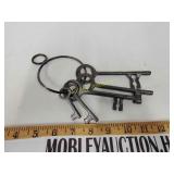 Set of old skeleton keys some large