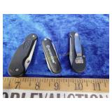 3 pocket knives