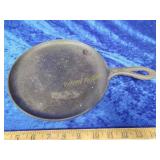 #7 gate marked cast iron skillet