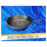 Beautiful Lodge chicken fryer cast iron pan