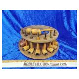 Store display for pipes with pipes swivels