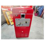 Coke machine VMC33