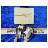 Arnold Palmer cougar kid leather oval zip key