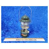 Vintage 1983 Coleman CL2 lantern