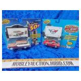 To diecast cars Corvette and Pontiac