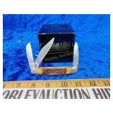 Three blade pocket knife