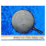 Small logo Griswold pan