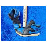 Nike Air Jordan 1 mid Royal paint splatter size