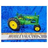 Ertl John Deere tractor
