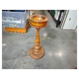 Oak ashtray stand-crack on leg