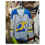 Hockey jersey Montgomery number 8 size L