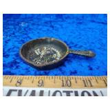 Rare 00 hammered souvenir cast iron skillet