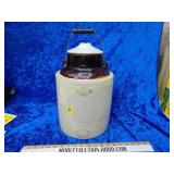 Beautiful 3 gallon crock w/lid western stoneware