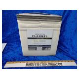 Flannel full size sheet set new
