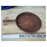 Barn find cast Iron pan needs clean to show maker