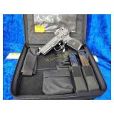 FN -FNC45 TACTICAL WITH THREE MAGAZINES EXTRA