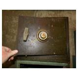 SMALL YALE SAFE