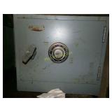 SMALL YALE SAFE