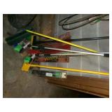 BROONS,MOPS,HANDE TOOL LOT