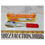 Trophy musical spoons