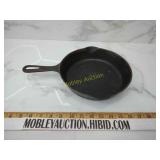 Small logo Griswold number 6 cast iron pan