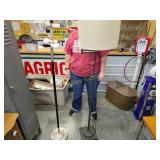2 floor lamps (front)