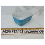 Pyrex fidgetator dish with lid