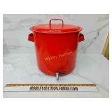 Large enamel pot with spigot