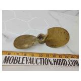 2 prop brass