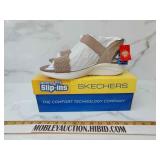 New skecher size 10 wide women sandels