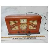 Working Spirit of St Louis retro looking radio