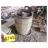 WOODEN NAIL KEG-BARN