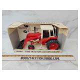 Ertl lion 1586 International tractor with end