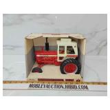 Ertl International 1456 diecast tractor