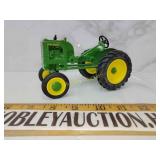Spec-cast John Deere 16th sacale