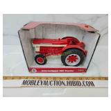 Ertl International 560 tractor diecast
