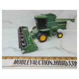 John Deere titan 2 diecast combine