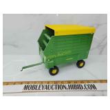 Ertl John Deere silage wagon 16th scale