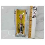 1/18th scale gas pump Die Cast