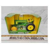 Ertl John Deere 520 1/16 scale diecast