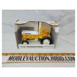 Ertl international Cub tractor 116th scale