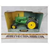 Ertl John Deere wide front model g tractor 1/16