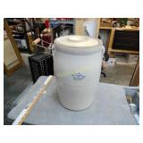 5 gallon crown butter churn crop with lid good