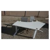 120 Degree Adjustable Height Desk & Chairs