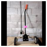 Central Machinery 22' Magnetic Floor Sweeper